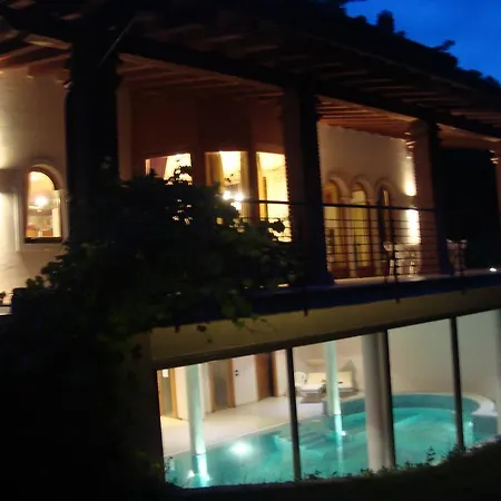 D'epoca Sul Di Garda Con Piscina Interna E Parco Con Laghetto