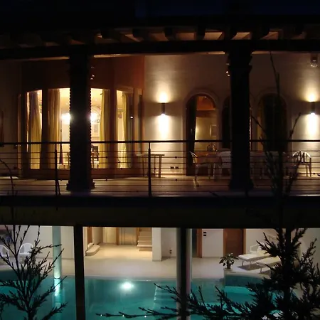 D'epoca Sul Di Garda Con Piscina Interna E Parco Con Laghetto